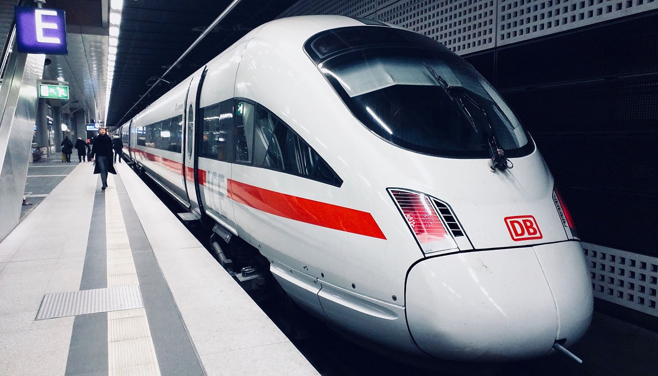 Фото: Немецкая компания Deutsche Bahn Engineering & Consulting поделится опытом эффективного управления пассажирскими перевозками на железной дороге Украины