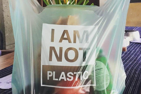 Фото: В Украине с 10 декабря 2021 года начинает действовать закон об ограничении распространения пластиковых пакетов: нарушения предполагают административные санкции